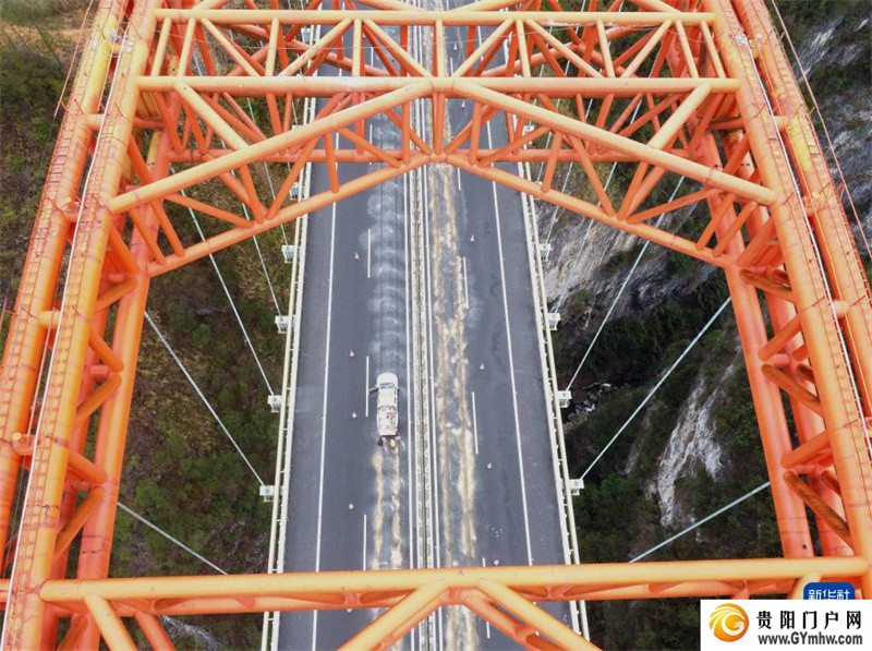 积极应对低温雨雪天气 保民生保安全(图1)