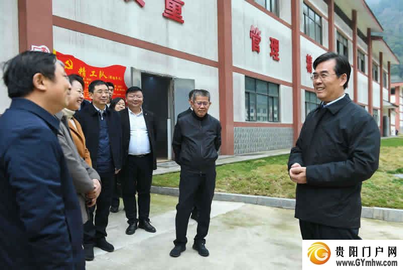 李炳军在黔南州调研(图1) 李炳军在黔南州调研(图1)