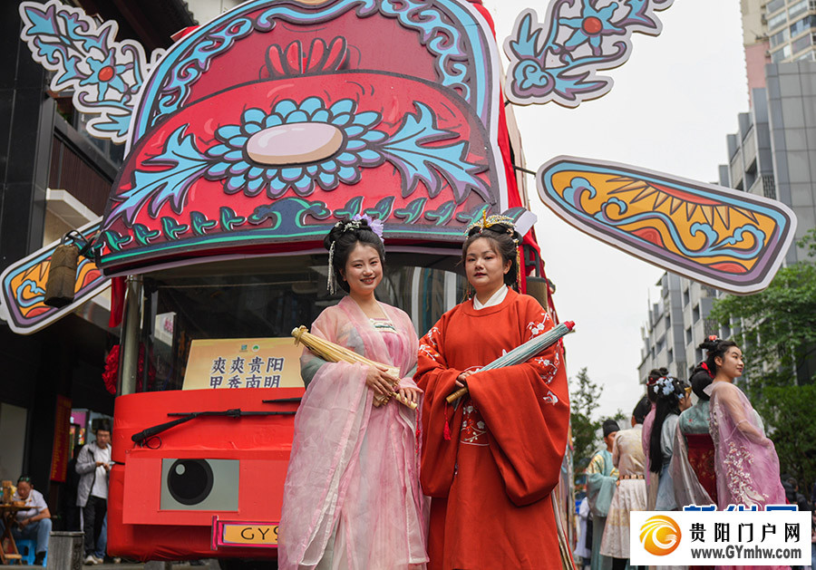 “爱乐巴士”“娱”你相遇(图1)