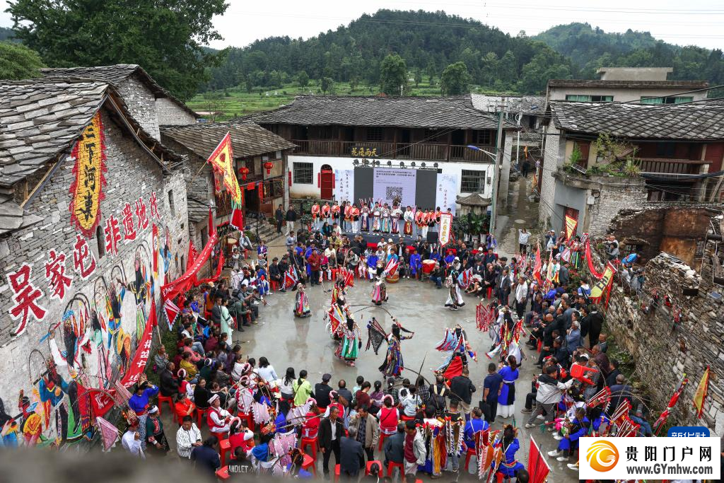 安顺地戏展非遗风采(图1)